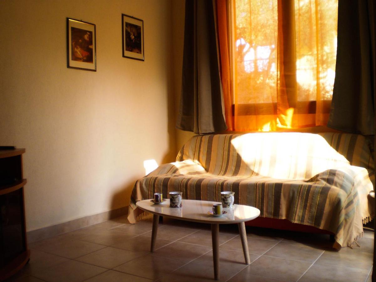Louvis House Akti Salonikiou